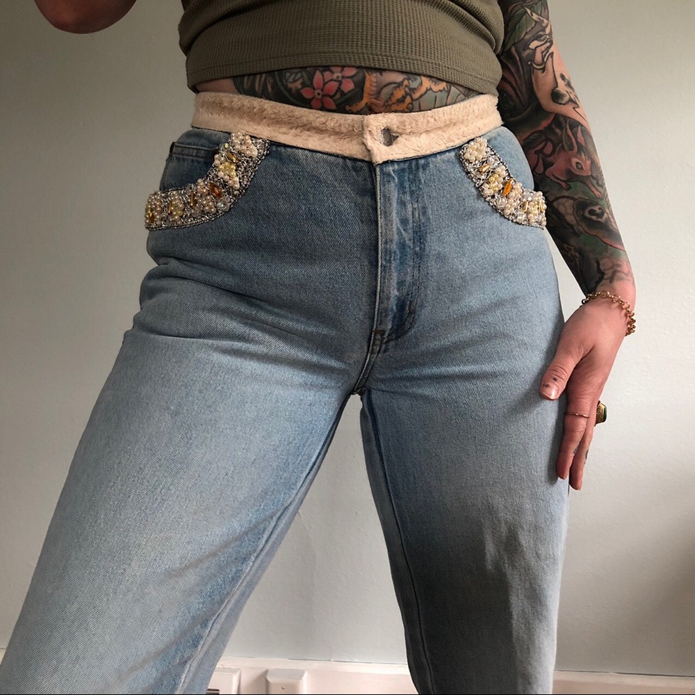 Embroidered detail Jeans 🍋